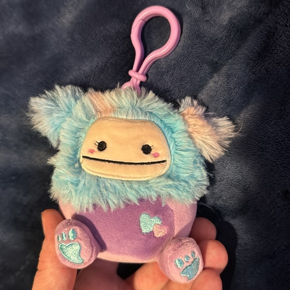 Eden the Bigfoot Valentine’s Day squishmallow clip NWT - Picture 1 of 6
